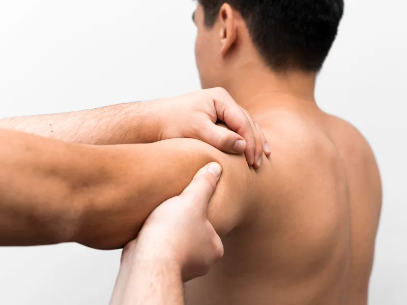 How Rise Family Chiropractic treats rotator cuff injury in Hudsonville