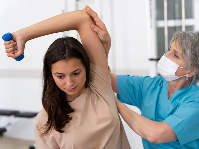 Rise Family Chiropractic treating rotator cuff injury in Hudsonville